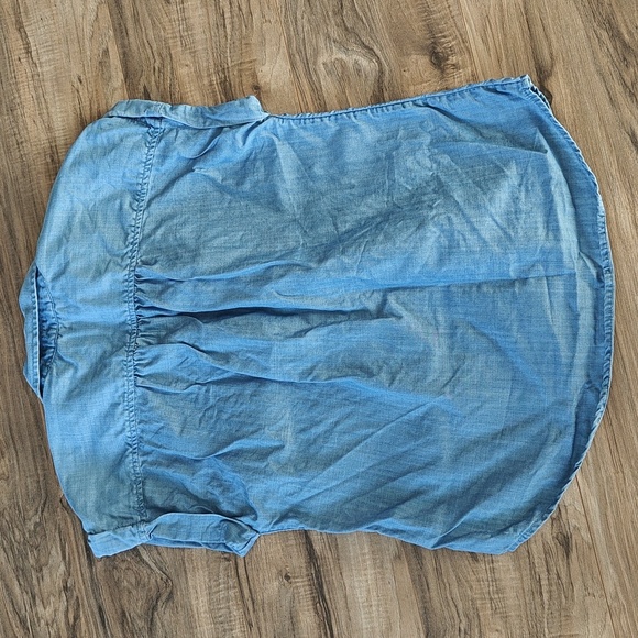 Like new Vineyard Vines denim look popover blouse - Picture 5 of 5